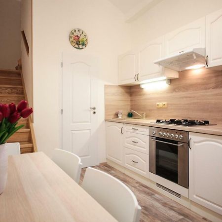 Ferienwohnung Family Duplex On Wenceslas Square Prag Exterior foto