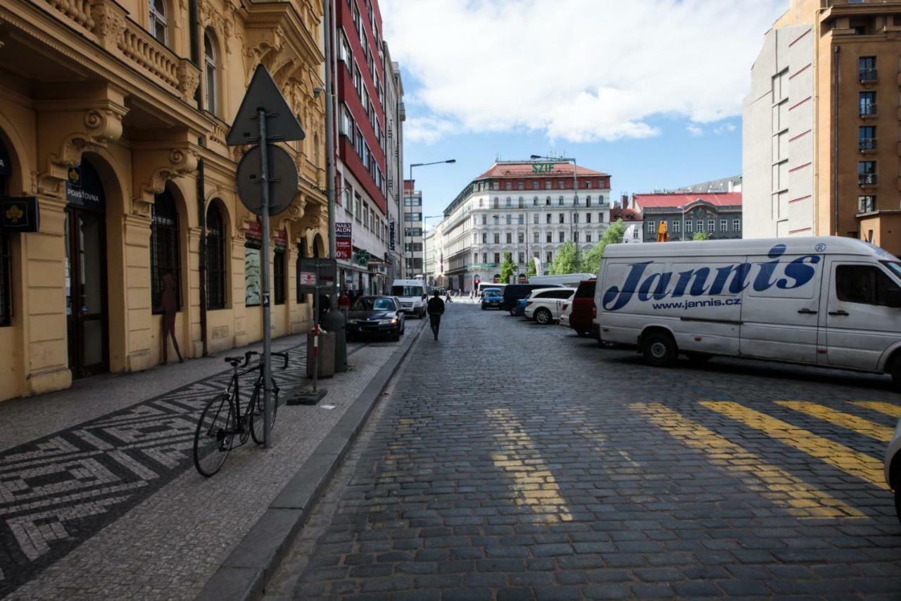 Ferienwohnung Family Duplex On Wenceslas Square Prag Exterior foto